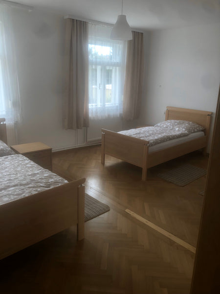 Jedes Zimmer ist separat buchbar Preis  pro Zimmer und Nacht  <br />2 Bett Zimme  Sehr sauber Jedes Schlafzimmer ist einzeln Buchbar Private room in home vacation rental 40425342