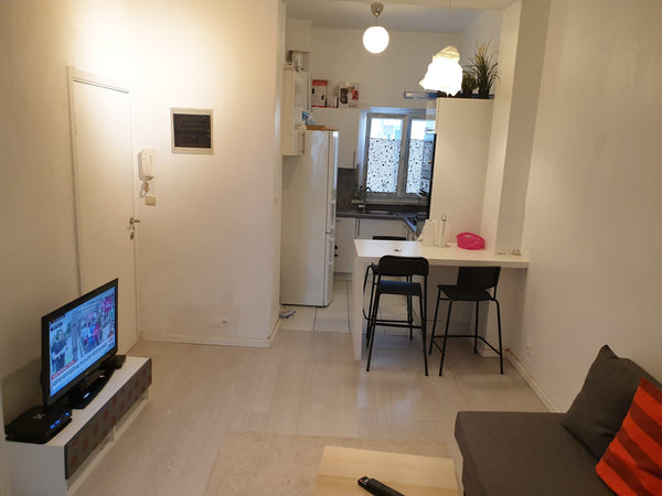 This is one of a set of fully and stylisly renovated flats with all conveniences  2nd Renovated 2 Bedroom Design Apartment at Center Entire rental unit vacation rental 674647022970853331