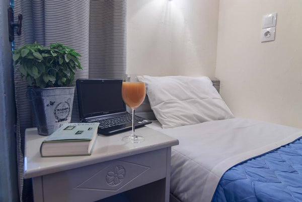 Room Size 12 m² <br />• Balcony<br />• Terrace<br />• Telephone<br />• Flat-scre GR Single Hotel Room in Omonoia Square Room in hotel vacation rental 30363339
