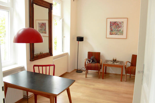 Old viennese building with an quiet backyard and cool furniture - architect layo Vienna, Austria Vienna Coolstay Entire rental unit vacation rental 6991779