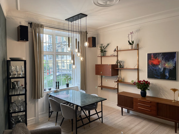 Frederiksbergs bedste beliggenhed! Helt central lige overfor Frederiksberg Cente Copenhagen, Denmark Smuk klassisk lejlighed med fantastisk beliggenhed Entire condo vacation rental 638094770923675897