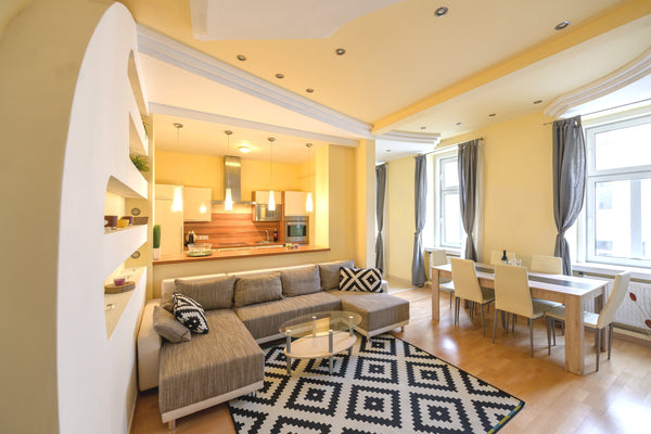 NEW, GREAT OFFER, COZY&CHARMING, next to subway (10MIN for CENTER)Ideal for coup  BEST PRICE: Charming&Cozy&Central-3 quiet rooms Entire rental unit vacation rental 32179201