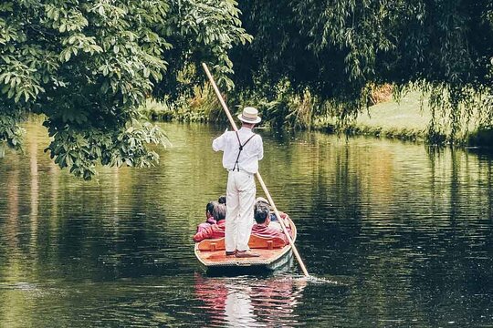 Private | Oxford University Punting Tour Led By University Students  Private Tours and Travel Guide Europe London CITY Oxford Destination Tour