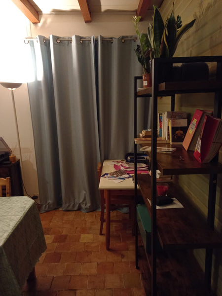 L'appartement de se trouve dans le quartier de St-Just, en face de funiculaire S Lyon, France Alcôve avec le lit d'appoint Shared room in rental unit vacation rental 29602603