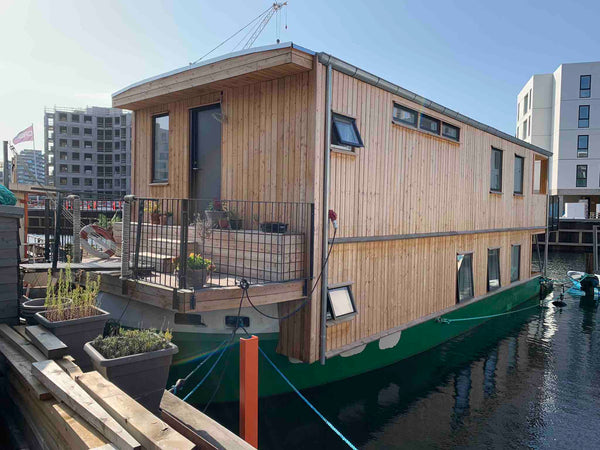 Fantastisk charmerende nybygget & moderne indrettet husbåd i 2 etager. Overetage Copenhagen, Denmark Fantastisk husbåd midt i København. Houseboat vacation rental 1796682