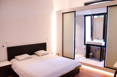 Nice double room on the garden side in a beautiful mansion from 1906, adapted to Brussels, Belgium Double room with garden view Room in bed and breakfast vacation rental 29628134