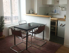 Charmant petit appartement au pied du sacré coeur, en plein Montmartre. Très lum Paris, France Charmant deux pièces au pied du sacré coeur Entire rental unit vacation rental 20198540