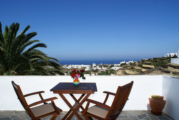 This apartment has a modern and minimal decoration. Has one bedroom, a Kitchen a Greece See view apartment in Apollonia Sifnou 25 τ.μ. Entire rental unit vacation rental 27537492