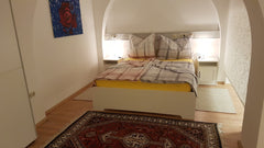 Teils neu eingerichtete Kleinwohnung, ideal für Touristen, welche eine gemütlich  Zentral und günstig Entire rental unit vacation rental 40462610