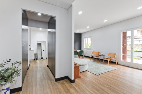 A minimal work from home basecamp in central Athens, in a neighbourhood that off Athens, Greece 110m² art & tech flat, perfect for digital nomads Entire rental unit vacation rental 4414146