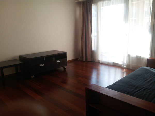 This studio is located in the east of Paris near Gambetta and Père Lachaise in t Noisiel, France Beautiful sunny studio with balcony Entire rental unit vacation rental 2928599
