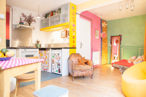 Artist's apartment, unconventional, ancient shop turned into an atelier and apar Paris, France calm 2-rooms apartment in a magical area Entire rental unit vacation rental 1572496