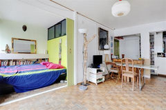 Attractive apartment with a balcony (4th floor with a lift). Lots of light.<br / Paris, France Attractive apartment / easy access for tourism Private room in condo vacation rental 13410013