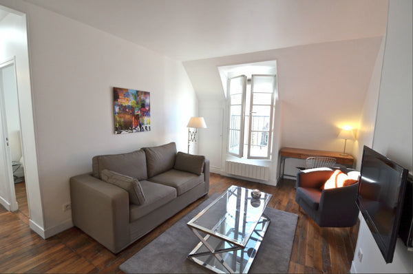 Apartment of 48 m2, on the fifth floor of a historic building without lift, with Paris, France Lord House, 1BR/1BA, 3 people Entire rental unit vacation rental 9984090