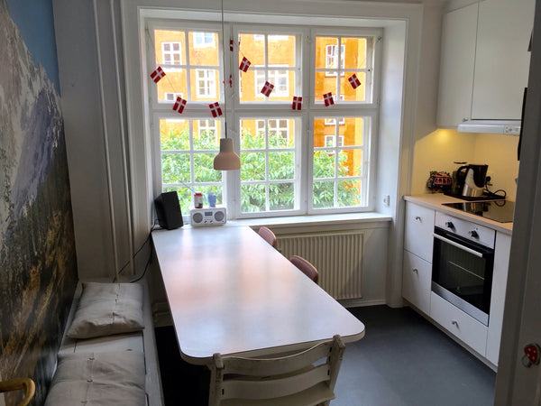 Perfect for two adults with up to two kids! This homey, quiet and charming apart Copenhagen, Denmark Very central & quiet - ideal for couple or family Entire rental unit vacation rental 14010280