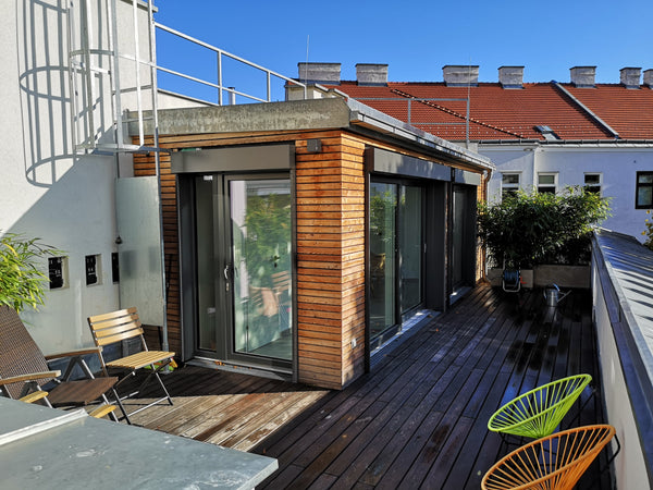 The living room leads to a large 35 m2 terrace with a Wintergarten (15m2) facing New York, NY Apartment with large terrace & Wintergarten Entire rental unit vacation rental 41833844