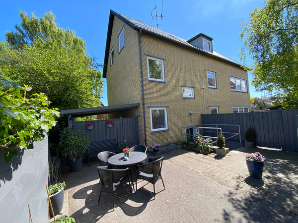 Nice studio apt. very close to the airport, metro and beach and only 12 min. to  Copenhagen, Denmark NICE TOPFLOOR STUDIO APARTMENT Entire rental unit vacation rental 52782453