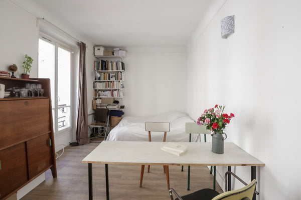 Perfect location (Rue Marie et Louise) to spend holidays in Paris. <br />The fla Paris, France Cosy sur le Canal Saint-Martin Entire rental unit vacation rental 7291934