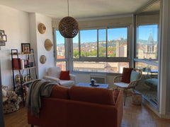 Simplifiez-vous la vie dans ce logement paisible et central. Beau couché de sole Lyon, France Lyon : appartement avec belle vue sur la ville Entire condo vacation rental 714225623150162161