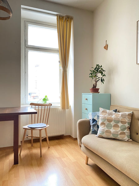 Cozy flat in Prague 8, parking is free and available around the house. Great pub  Útulný domov s duší v Praze Entire rental unit vacation rental 54103680