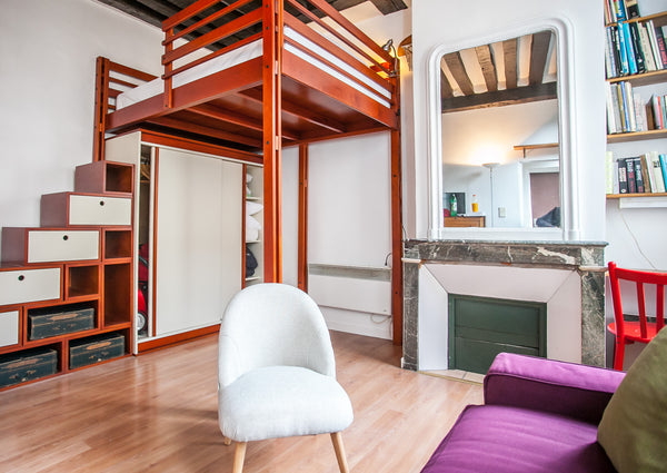 Welcome to your Parisian pied a terre straight in the famous trendy/cultural/his Paris, France Marais- Fourcy cute nest close to Notre Dame Paris Entire rental unit vacation rental 17771513