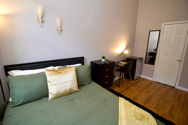 Welcome to Tuk Ahoy, a distinguished luxury boutique hotel nestled in the vibran New York, NY Rental unit in Brooklyn · 1 bedroom · 1 bed · 1 bath Private room in rental unit vacation rental 966874541313648251