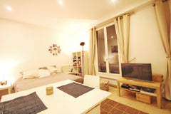 Well equipped studio (bath, washing machine, TV and PS4) situated in a calm stre Paris, France Cosy studio near Champs Elysées Entire rental unit vacation rental 9341685