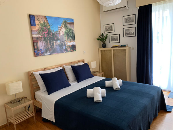 Set in Athens, less than 1 km from Acropolis Museum and a 13-minute walk from Od Athens, Greece Renovated cozy apartment near to Acropolis Entire rental unit vacation rental 40628331