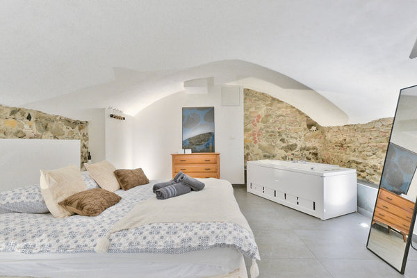 This splendid apartment offers you all the necessary comfort for an exceptional   Lovely apartment with balneo Entire rental unit vacation rental 778116921324625889