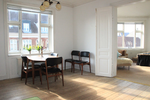 Large and bright apartment in the trendy cafe part of Nørrebro. Lots of good res Copenhagen, Denmark Large and bright apartment Entire rental unit vacation rental 21130807