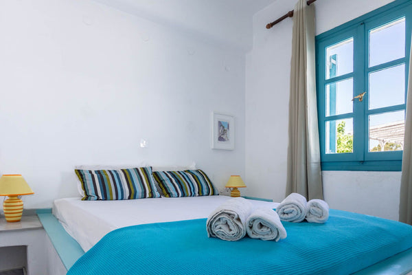 Located on the first floor, this 48sqm cheerful and bright apartment is set up w Athens, Greece Two bedroom apartment with terrace Entire serviced apartment vacation rental 46568767