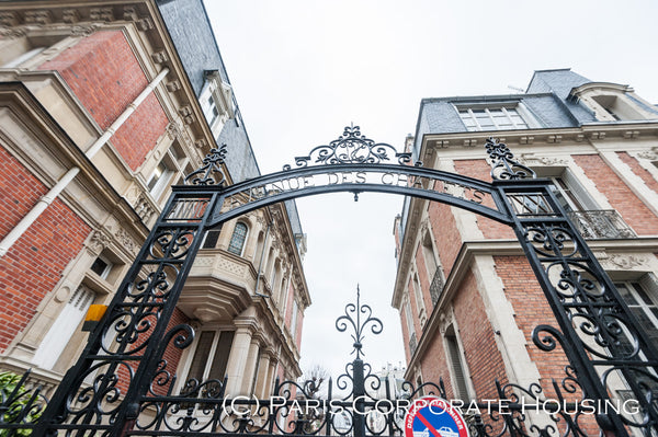 Become a Parisian not just a tourist !<br /><br />Bright and very quiet charming Cargèse, France Charming Flat , private avenue , 16 th Entire rental unit vacation rental 21403632