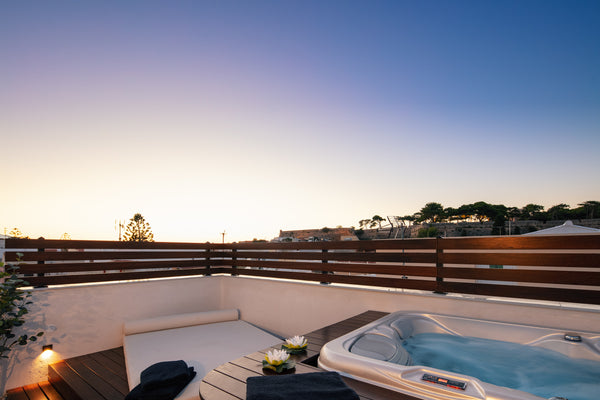 Le Bijou Luxury Upper Suite is your dreamy accommodation choice! Fully renovated Rethimnon, Greece Le Bijou Luxury Upper Suite, with jacuzzi & views! Entire rental unit vacation rental 699857146181906963