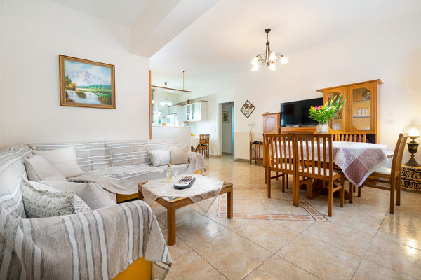 Port Apartment is a spacious 3-bedroom Apartment on the third floor of a buildin Chania, Greece Port Apartment, 3 BD, next to the old town Entire condo vacation rental 573725587183621889