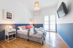 Centrally Located, Newly Renovated ( March 2019 ) , Clean & Sunny Apartment. 5 m Athens, Greece New Relaxed Central Apartment ☆ Walk Everywhere ☆ Entire rental unit vacation rental 13276334
