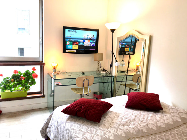 WIFI &  TV<br />Discret &  free entry for your room <br />Bathroom /WC in front  Paris, France Paris city center between Montmartre  & Gare Nord Private room in condo vacation rental 7096403