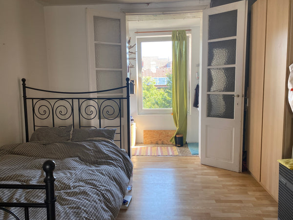Si vous cherchez un pied à terre à Bruxelles, vous tomberez sous le charme de ce Grenoble, France Ixelles: charmant appartement/quartier recherché Entire rental unit vacation rental 658578075017947069
