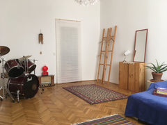 Wir wohnen zu zweit in einer gemütlichen und schönen Altbauwohnung. Dein geräumi Vienna, Austria Großes Zimmer im 2ten Bezirk Private room in rental unit vacation rental 22606781