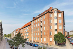 Stille område lige udenfor det pulserende Østerbro. 7 minutter med bus til Nørre Copenhagen, Denmark Unik lejlighed i Østerbros Klimakvarter Entire condo vacation rental 20008517