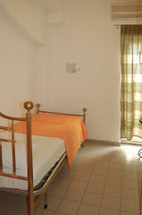 The single room has a single bed, , bathroom, air-conditioning / heating, TV, sa Athens, Attica, Greece Single room in the heart of Athens Private room in bed and breakfast vacation rental 4894536