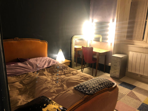Le passage thiaffait est un lieu incontournable des ballades touristiques du qua Lyon, France Chambre privée dans appartement canut Private room in rental unit vacation rental 50510172