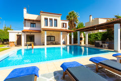 <p><b>Overview</b> <br>Ekklisies Dio is located in Kefalas, Crete. This detached England, United Kingdom Ekklisies Dio: Large Private Pool, A/C, WiFi Entire villa vacation rental 11215112