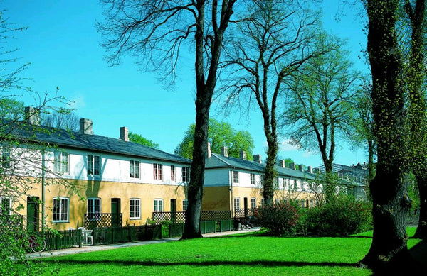 Small apartment in a terraced house. common areas outside for eating lunch and d Copenhagen, Denmark Peacefully apartment in a green area Entire rental unit vacation rental 33154016