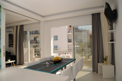 Brand new holiday home in the center of Hersonissos, Crete. <br />The modern spa Heraklion, Greece Holiday Home in a great location!Welcome to Crete! Entire condo vacation rental 703584356390069343