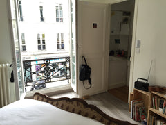 Mon logement est proche de l'Arc de Triomphe, Champs-Elysées, Parc Monceau, Musé London, United Kingdom Spacious & bright bedroom near les Champs Élysées Private room in rental unit vacation rental 13658730