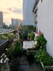 Joli petit studio bien situé au 7eme et dernier étage (avec ascenseur) bénéficia Paris, France Studio belle vue et grand balcon Entire rental unit vacation rental 22467307