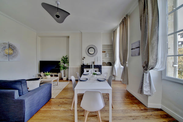 Welcome to Joyau, a splendid and spacious 140m2 apartment located in an exceptio Bordeaux, France LE JOYAU - beautiful duplex - heart of Chartrons Entire rental unit vacation rental 38505738