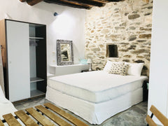 Right in the centre of the picturesque village of Naousa, this old school ground  The Doll House Apartment of Naousa Entire rental unit vacation rental 43254977