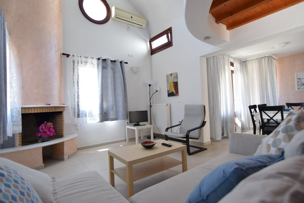 This new, commodious and fully equipped apartment has everything a traveler need  Big Maisonette for 2-8 people. Entire serviced apartment vacation rental 51380058