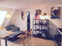 Charmant T2 en plein coeur du 9ème arrondissement, donnant sur la petite place S Quimper, France Charmant 2 pièces Place Saint Georges Entire rental unit vacation rental 21970856